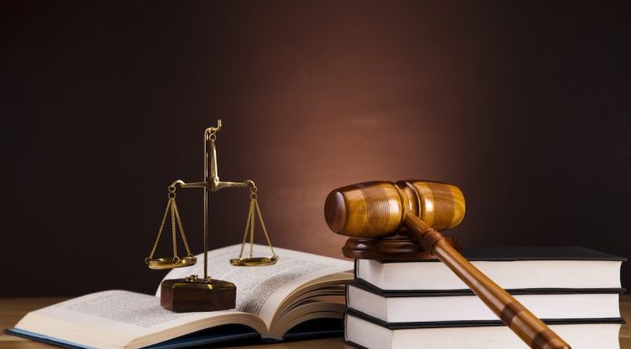 Avocat DEX: de ce este important să consulteți un avocat înainte de a depune o plângere sau cerere
