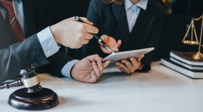 Cum să alegeți un avocat bun: Recomandări și sfaturi utile