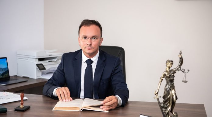 Cabinet de avocat – De ce ar trebui sa angajati un avocat si cum sa alegeti un cabinet de avocatura potrivit pentru nevoile dvs.