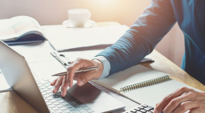 Calculatorul taxelor de timbru – Cum să calculezi corect costurile proceselor judiciare
