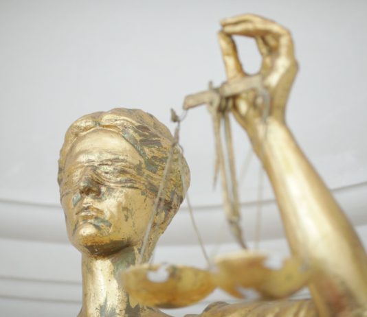 Cine poate fi identificat după nume în cazurile de justiție?