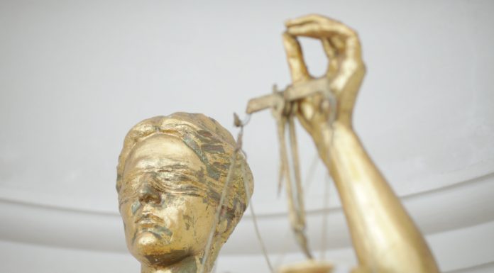 Cine poate fi identificat după nume în cazurile de justiție?