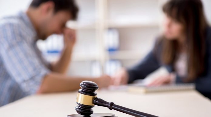 Divorțul: Tot ce trebuie să știi despre procedura de divorț și implicațiile sale.