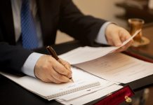 Cum poate fi atacată o donație în instanță? Descoperă regulile și procedurile legale