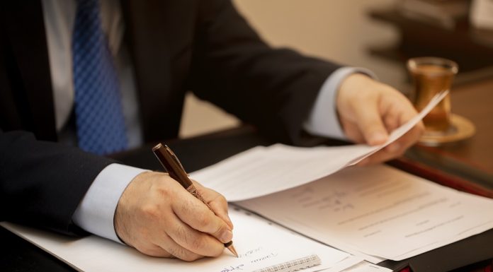 Cum poate fi atacată o donație în instanță? Descoperă regulile și procedurile legale