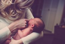 Drepturile mamei asupra copilului în caz de divorț: ghid complet