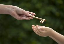 Impartirea mostenirii intre sotie si copii – Ce prevede legea in cazul unei mosteniri in care exista sot si copii?