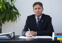 Cum pot verifica acreditările unui avocat străin?