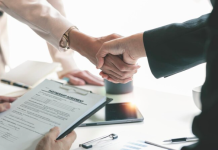 Cum se poate cesiona părțile sociale dintr-un SRL?