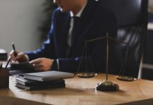 Cum pot solicita consultanță juridică pentru o problemă urgentă?