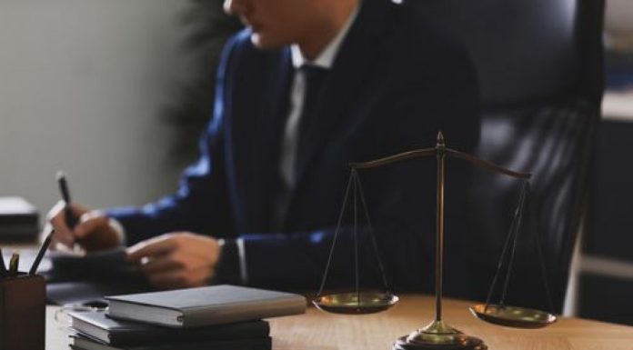 Cum pot solicita consultanță juridică pentru o problemă urgentă?