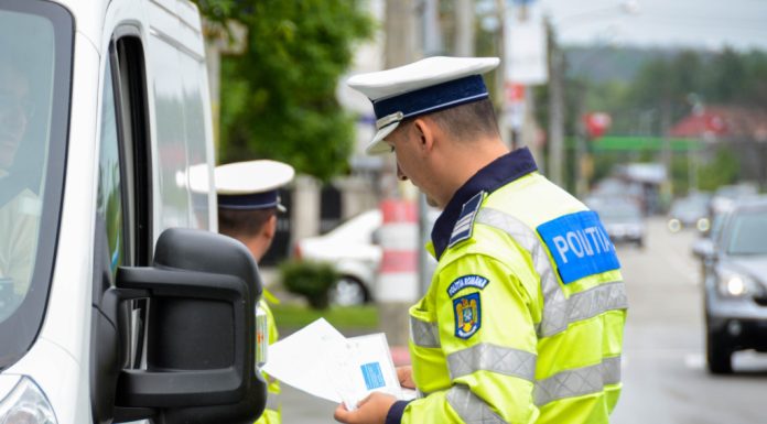 Care sunt drepturile mele în timpul unei rețineri de către poliție?
