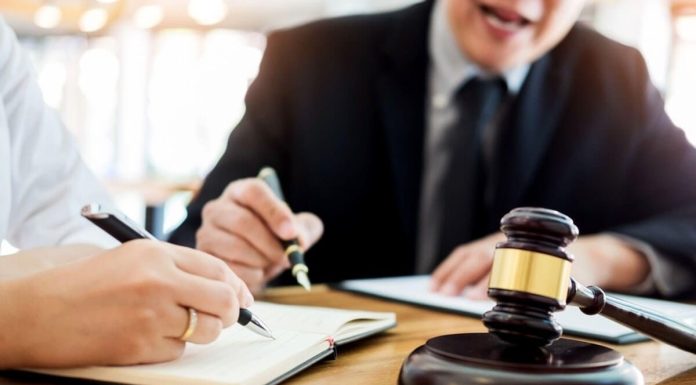 Cum pot contesta o decizie a avocatului în legătură cu strategia de apărare?
