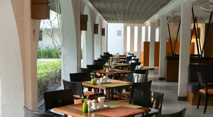 Cum pot obține licența de funcționare pentru un restaurant?
