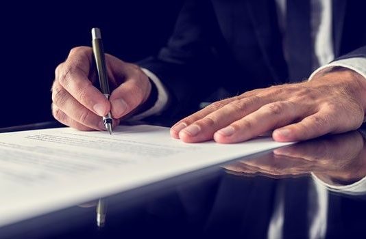 Cum pot depune o plângere penală împotriva cuiva?