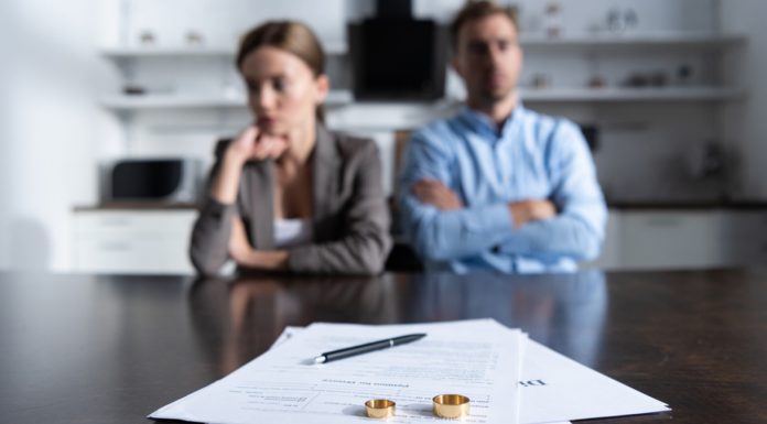 Cum pot schimba avocatul în timpul unei proceduri de divorț?