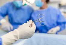 Ce implicații legale are refuzul de a efectua o procedură medicală necesară?